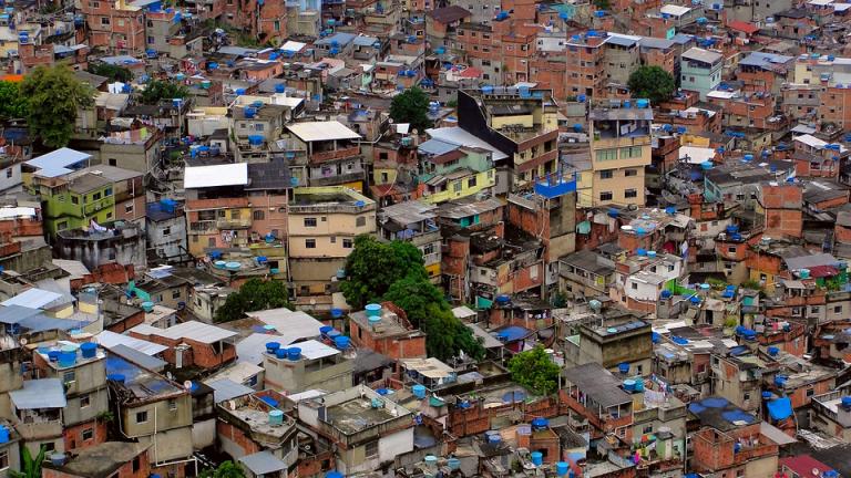 Βραζιλία: Οι εννιά στους δέκα αποδίδουν την οικονομική τους κατάσταση «στον Θεό»