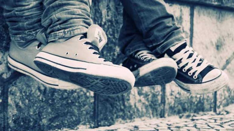 Γιατί χάνουμε τους φίλους μας μετά τα 25