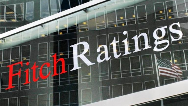 Ο Fitch προειδοποεί: Παραμένουν υψηλά τα ρίσκα στο ελληνικό πρόγραμμα