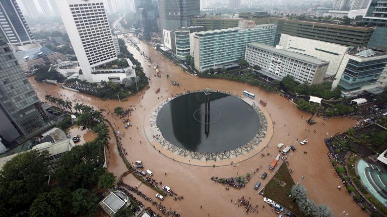 Ινδονησία: Χιλιάδες σπίτια έχουν πλημμυρίσει στην Τζακάρτα