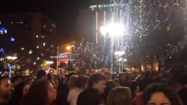 Φέτος δεν στολίστηκε δέντρο αλλά καράβι