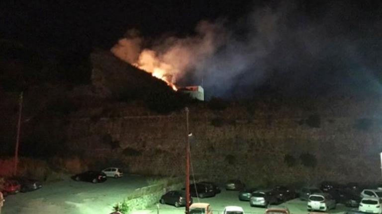 Εμπρησμός η φωτιά στο Φρούριο σύμφωνα με τον Δήμαρχο Κέρκυρας (ΦΩΤΟ)