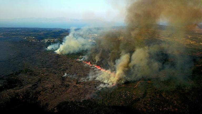 Φωτιά στα Κύθηρα – Ολονύχτια μάχη με τις φλόγες 