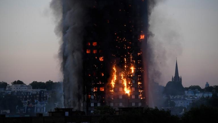 Κόλαση φωτιάς - Φλέγεται ουρανοξύστης στο Λονδίνο