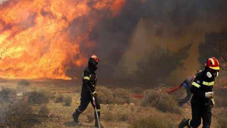 Μάχη με τις φλόγες: Συναγερμός στην πυροσβεστική - Πυρκαγιές στη χώρα