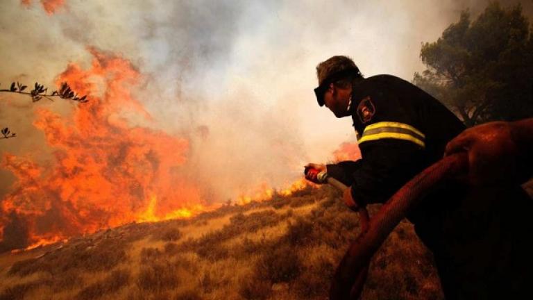 Νέα πυρκαγιά στο Λαύριο-Παραμένει η πυρκαγιά στην Αρτέμιδα αλλά με καλύτερη εικόνα 