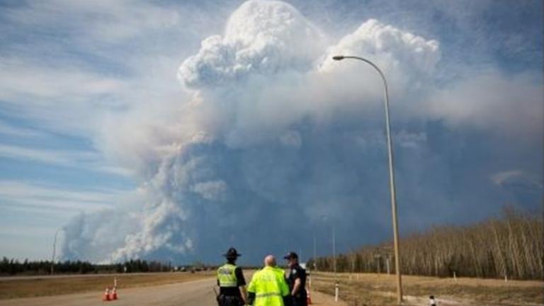 Καναδάς-πυρκαγιές: Χιλιάδες κάτοικοι εγκατέλειψαν τα σπίτια τους