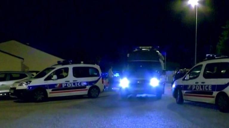 Δολοφoνία αστυνομικού στη Γαλλία: ο δράστης είχε καταδικαστεί για συμμετοχή σε πυρήνα του ISIS