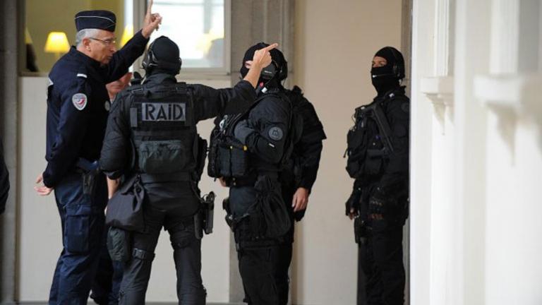 Δύο νεαρές ηλικίας 17 και 19 ετών συνελήφθησαν στη Νίκαια με την κατηγορία ότι σχεδίαζαν τρομοκρατικές επιθέσεις