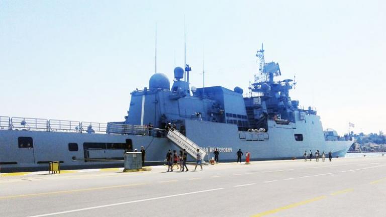 Η ρωσική φρεγάτα «Ναύαρχος Γκριγκορόβιτς» στο λιμάνι της Κέρκυρας
