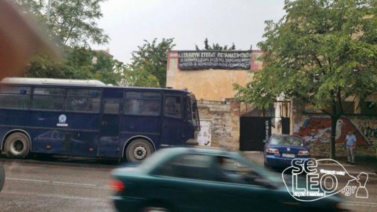 Πάνω από 100 προσαγωγές και 70 συλλήψεις αντιεξουσιαστών στην Θεσσαλονίκη-Αντίποινα με κατάληψη σε γραφεία του ΣΥΡΙΖΑ