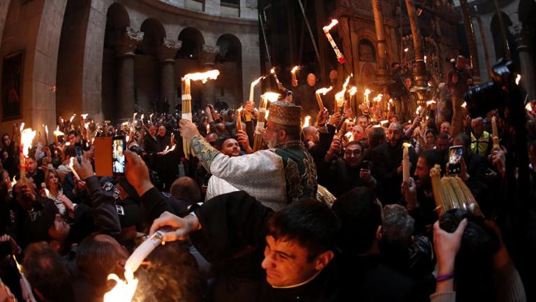 Έγινε η τελετή αφής του Αγίου Φωτός 