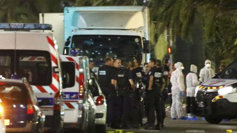 Μακελειό στην Γαλλία με 75 νεκρούς - Οι αρχές "βλέπουν" χτύπημα του ISIS 