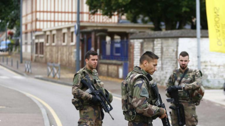 Γαλλικά ΜΜΕ δεν θα δημοσιεύουν ονόματα και φωτογραφίες τρομοκρατών