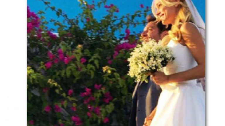 Δούκισσα Νομικού: Το παθιασμένο φιλί και τα συγκινητικά λόγια της νύφης! (ΦΩΤΟ+ΒΙΝΤΕΟ)