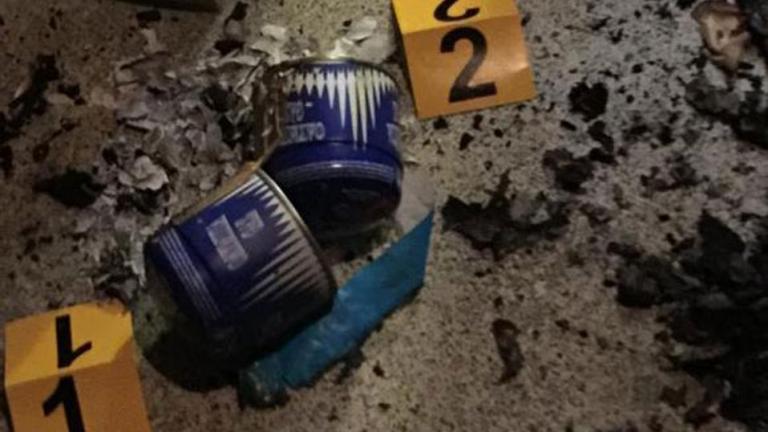 Εμπρηστική επίθεση με γκαζάκια σε υποκατάστημα τράπεζας στα Πετράλωνα
