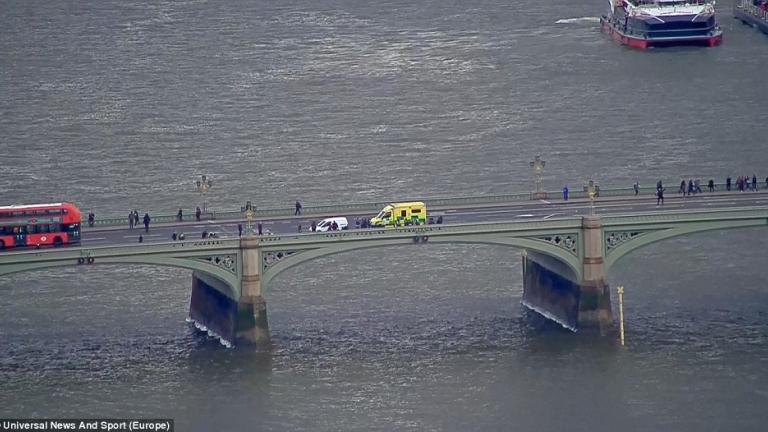 Συγκλονιστικό βίντεο από την στιγμή της επίθεσης στη γέφυρα του Ουέστμινστερ