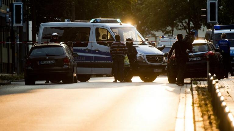 Γερμανία: Νεκρός ο αστυνομικός που δέχθηκε πυρά από νοσταλγό του Ράιχ