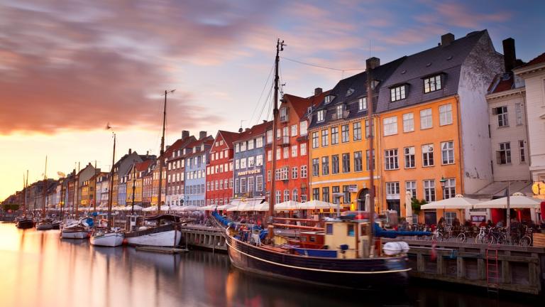 Γιατί πρέπει να μετακομίσουμε στην Δανία