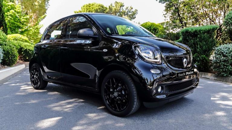 Ειδική έκδοση Smart forfour ''Dark Matter'' και ''Dark Knight''