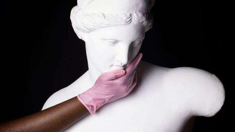 Διεθνής φωτογραφικός διαγωνισμός στη μάχη κατά του καρκίνου του μαστού με τη συμμετοχή της Νατάσας Παζαΐτη