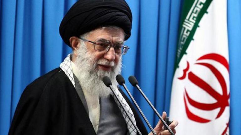 Χαμενεΐ: Η Τεχεράνη δεν πρέπει να εμπιστεύεται τις ΗΠΑ και την "κακή" Βρετανία