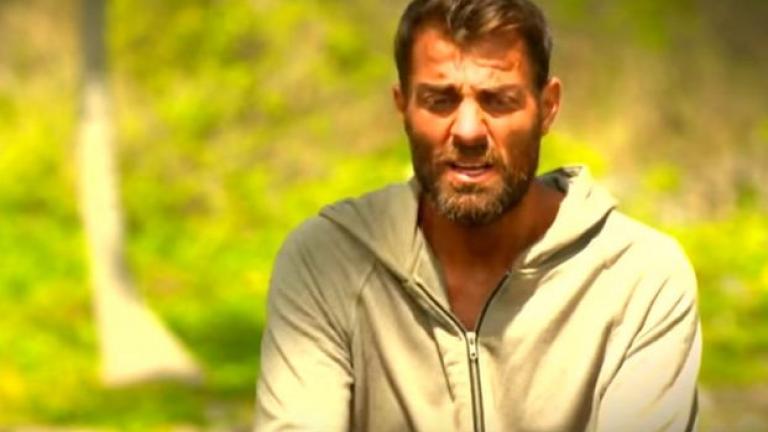 Survivor: Επίθεση τραγουδιστή σε Χανταμπάκη 