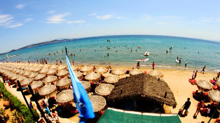 Αυτές είναι οι καθαρότερες παραλίες της Αττικής - Δείτε που θα κολυμπήσετε φέτος!