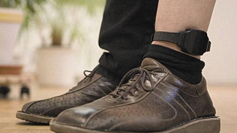  Ηλεκτρονικό βραχιόλι για τους Πολωνούς που δεν πληρώνουν διατροφή;