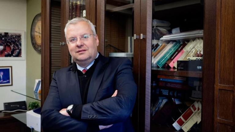 Ιλχαν Αχμέτ: Δεν δέχομαι υποδείξεις από την εθνικιστική συνιστώσα της κυβέρνησης