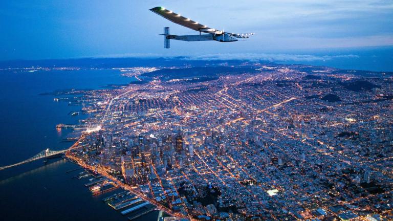 Ηλιακό αεροπλάνο σε ιστορική πτήση πάνω από τον Ειρηνικό