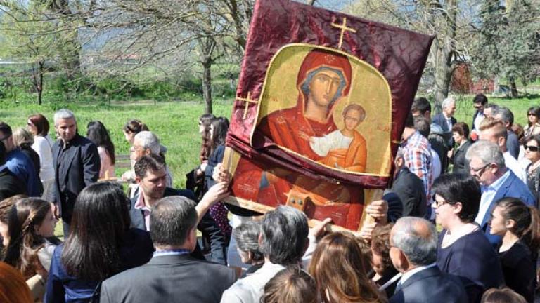 Δεκαπενταύγουστος: Η εικόνας της Παναγίας της Οδηγήτριας στο νομό Τρικάλων