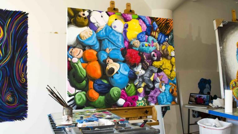 Ζωγραφίζει χνουδωά αρκουδάκια και έχει βρει τη χαρά της ζωής
