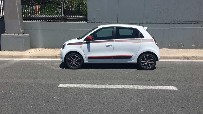 Οδηγώντας  το μικρό Twingo με τα χαρακτηριστικά TC3 90 Excite , καταλαβαίνεις ότι δεν πρόκειται για ένα συνηθισμένο μοντέλο