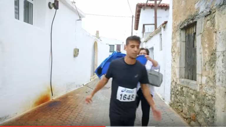Ο Ημιμαραθώνιος Κρήτης έρχεται με ένα πανέξυπνο βίντεο για την Ελληνίδα μάνα! (ΒΙΝΤΕΟ)