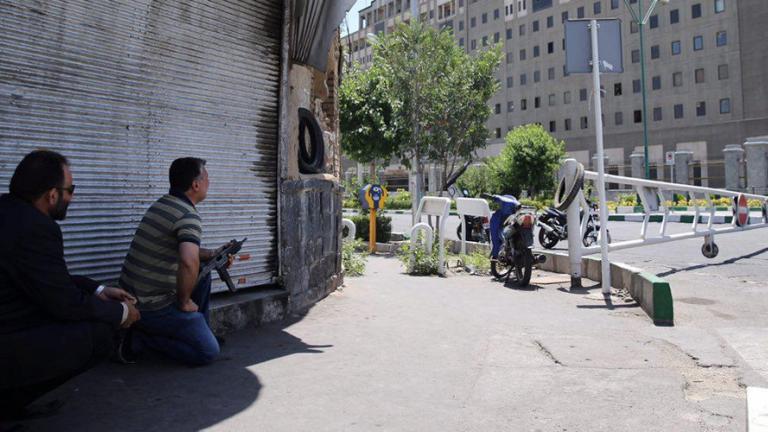 Επίθεση στην Τεχεράνη: Στους 13 αυξήθηκαν οι νεκροί, στους 43 οι τραυματίες