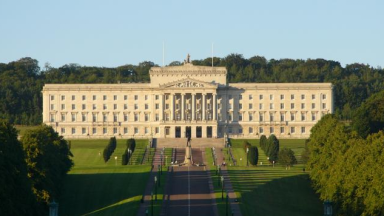 Κλιμακώνεται η πολιτική κρίση στη Βόρεια Ιρλανδία