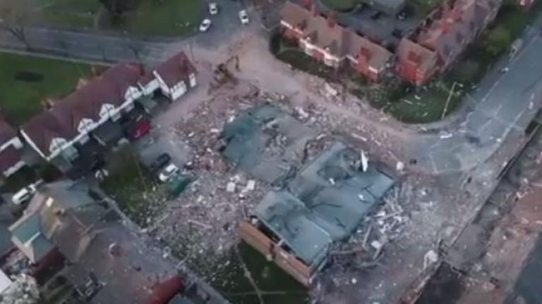 Βρετανία: Εικόνες απόλυτης καταστροφής ύστερα από την έκρηξη στο Μέρσεϊσάιντ (ΒΙΝΤΕΟ)