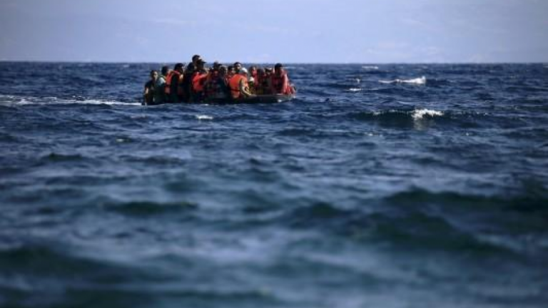 Ισπανία: 44 μετανάστες διασώθηκαν στη θάλασσα, ανάμεσά τους 15 ανήλικοι