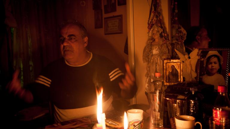 Ισπανία: φωτίζονται με κεριά ή κάνουν μπάνιο μία μόνο φορά τη βδομάδα