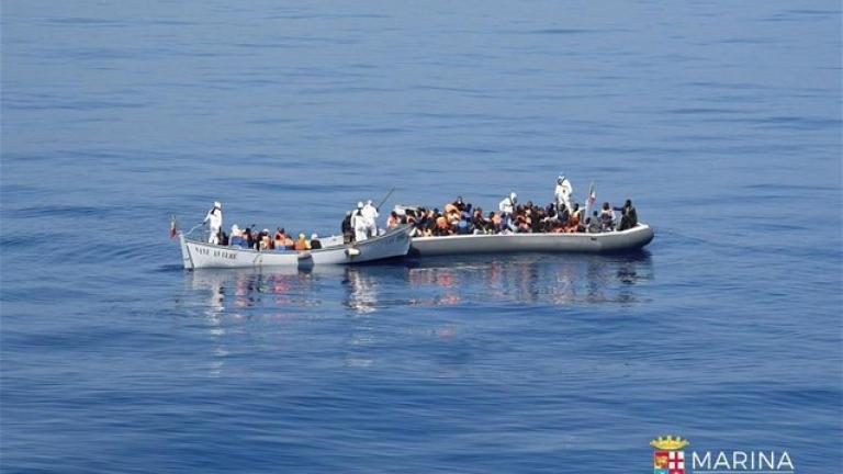 Σχεδόν 700 μετανάστες που διασώθηκαν χθες στη Μεσόγειο έφθασαν σε λιμάνι της Σικελίας