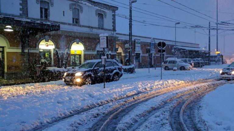 Ιταλία: Τριακόσιες χιλιάδες κάτοικοι χωρίς ηλεκτρικό ρεύμα στην κεντρική περιφέρεια Αμπρούτσο εξαιτίας της κακοκαιρίας