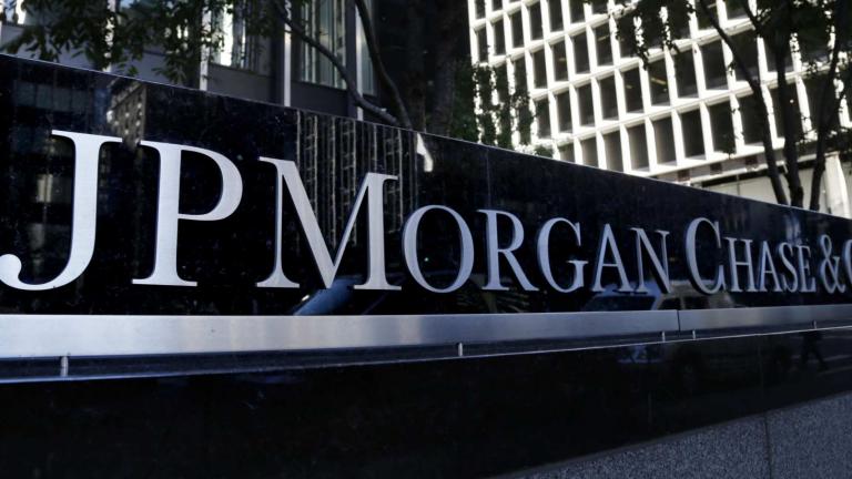  Η JPMorgan ανακοίνωσε μείωση 7,6% 
