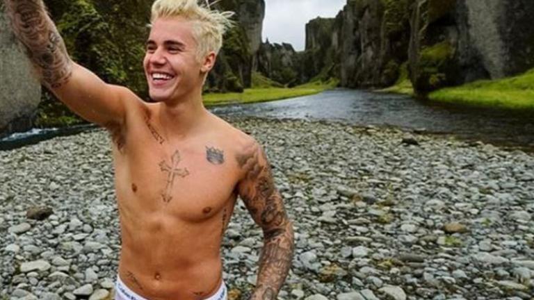 Κορίτσια ο Justin Bieber τα 'δειξε όλα! (ΦΩΤΟ)