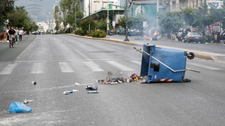 Επεισόδια και φωτιές σε κάδους από την Λ. Αλεξάνδρας έως τα Εξάρχεια μετά την απόφαση για την Ηριάννα