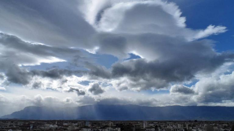 Ο καιρός 10/06: Λίγες νεφώσεις και σποραδικές βροχές στα ηπειρωτικά