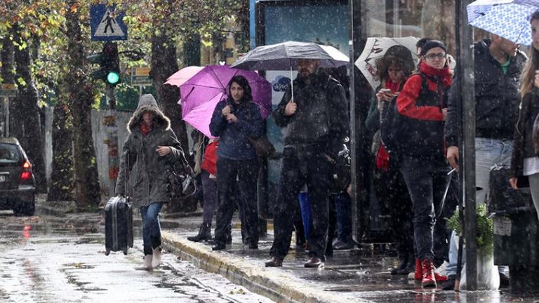 ΚΑΙΡΟΣ 17/1/2017: Βροχές, καταιγίδες και χιόνια σε ορεινά και ημιορεινά