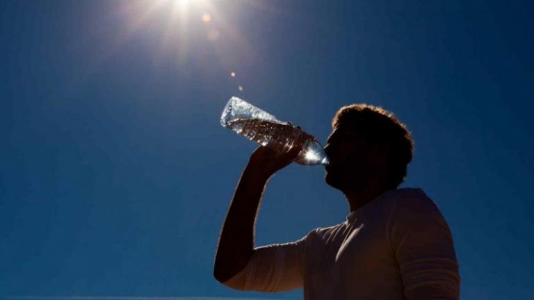 ΚΑΙΡΟΣ 13/7/2017: Σε κλοιό καύσωνα - Στους 41 βαθμούς η θερμοκρασία