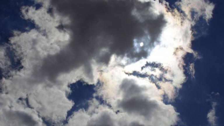 Δροσίζει σήμερα ο καιρός-Βροχές στα δυτικά, τα κεντρικά και τα βόρεια