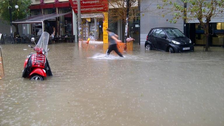 Κανονικά διεξάγεται, εδώ και λίγα λεπτά, η κυκλοφορία στην οδό Πειραιώς